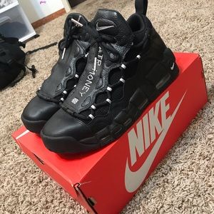 Air money’s size 7.5